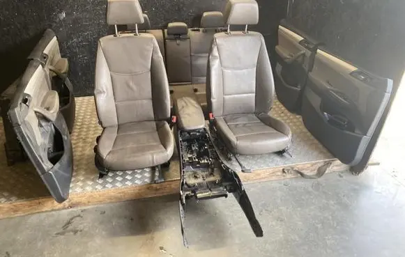 Seat set