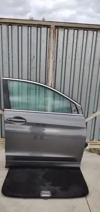 Honda CR-V Front door