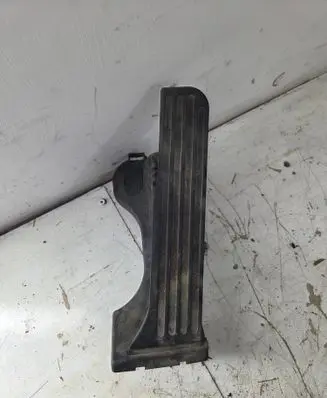 Volkswagen Touran I Accelerator throttle pedal 1T1721503H 6PV00868900