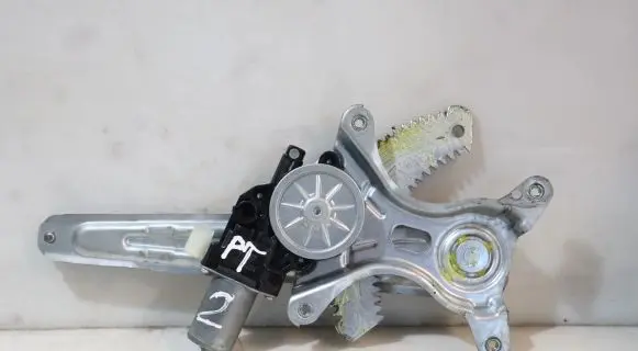 Suzuki Swift II Rear window lifting mechanism without motor