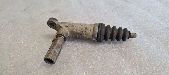 Audi 100 S4 C4 Clutch slave cylinder 