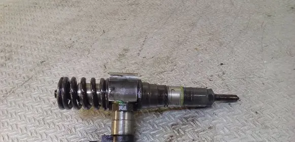 Audi A4 S4 B7 8E 8H Fuel injector 03G130073T
