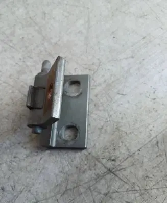 Volvo XC90 Front door upper hinge