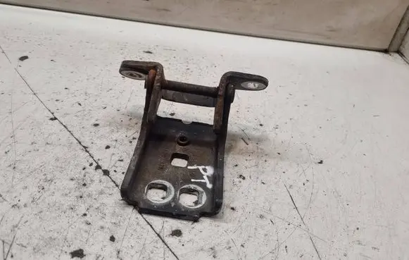 Chrysler PT Cruiser Front door lower hinge 