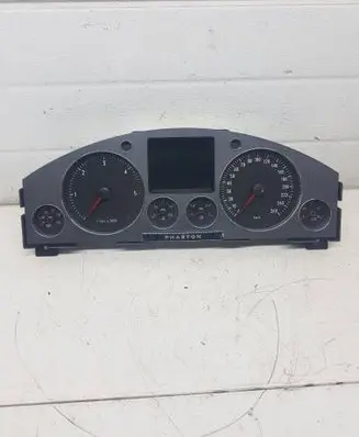 Speedometer (instrument cluster)