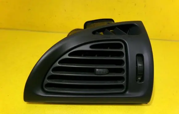 Citroen C5 Dashboard side air vent grill/cover trim 99024210 963261667A