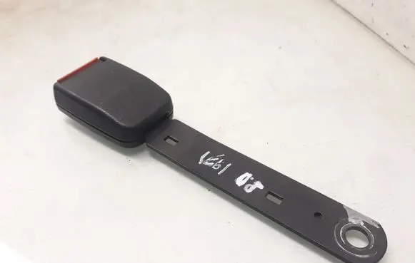 Front seatbelt buckle