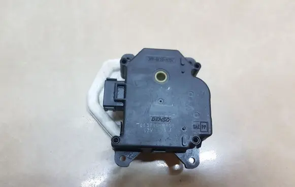 Honda CR-V Air flap motor/actuator 867009150
