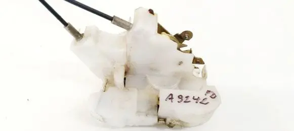 Nissan X-Trail T30 Front door lock