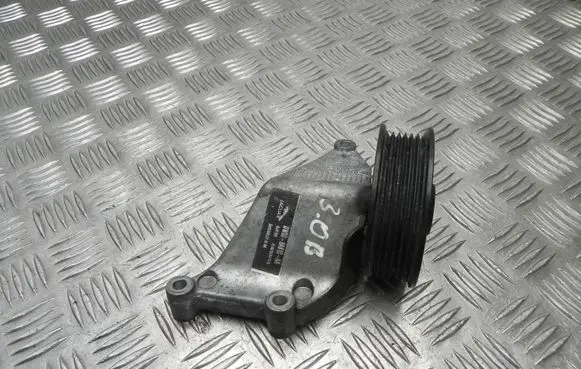 Jaguar XJ X351 EGR valve cooler bracket DW938A610AA VD19192