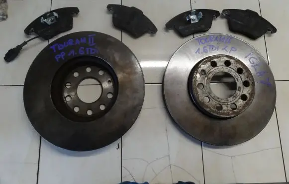 Volkswagen Touran II Front brake disc
