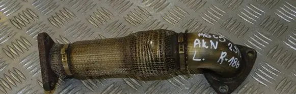 Volkswagen Passat Alltrack EGR valve line/pipe/hose AUDI_A6_VW_PASSAT_2.5_TDI_AKN_RURKA_EGR_WYDECHOWA_LEWA