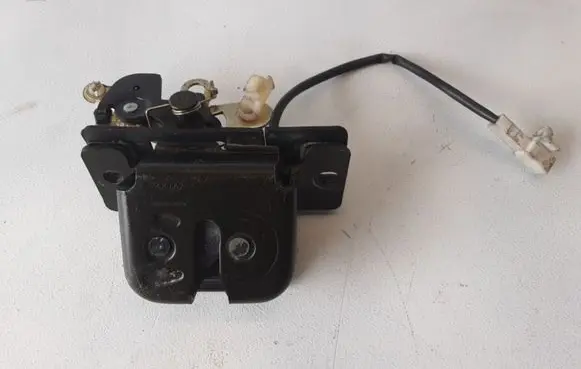 KIA Sorento Tailgate/trunk/boot lock/catch/latch 812303E000