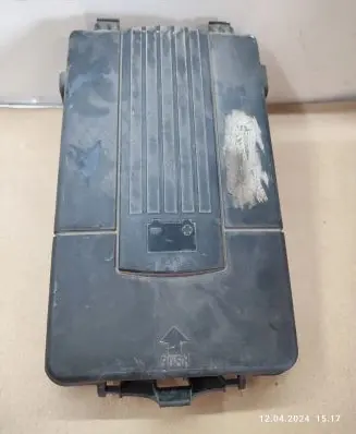 Volkswagen PASSAT B7 Battery box tray cover/lid 3C0915443A