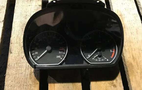 BMW 1 E81 E87 Speedometer (instrument cluster) 9166821