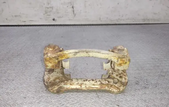 Hyundai i30 Brake caliper pad carrier rear 
