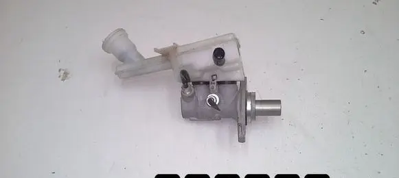 Nissan Juke I F15 Master brake cylinder 1500dci 32070587 rhd