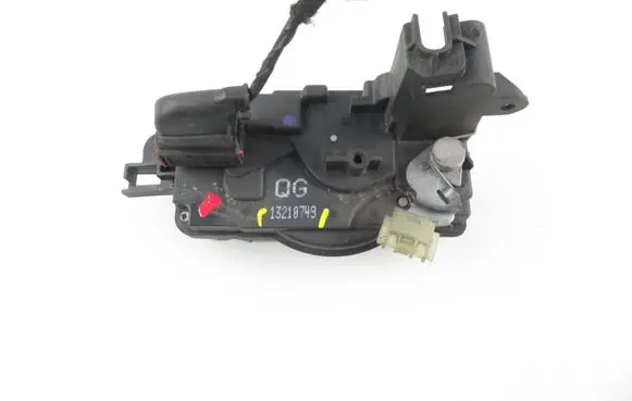 Opel Zafira B Front door lock 13210749QG