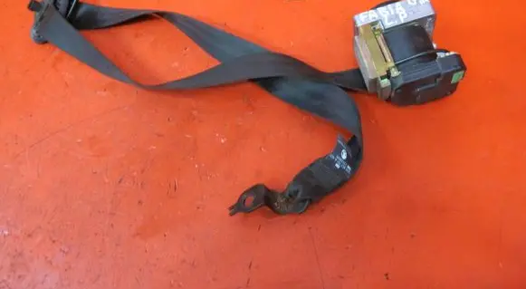 Skoda Fabia Mk1 (6Y) Front seatbelt 6Y0857701A