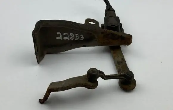 Toyota Prius (XW30) Headlight/headlamp level sensor 