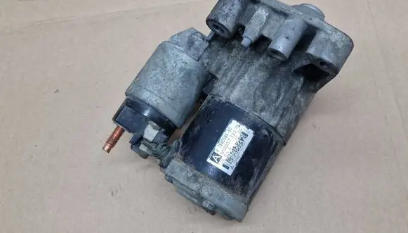 Citroen C4 II Starter motor 764559480