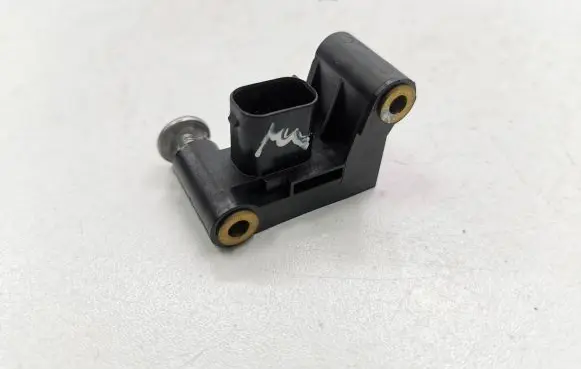BMW 5 E60 E61 Airbag deployment crash/impact sensor 6977398 038E681D 001366