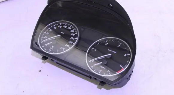BMW X1 E84 Speedometer (instrument cluster) 9283815 2259443 382016033