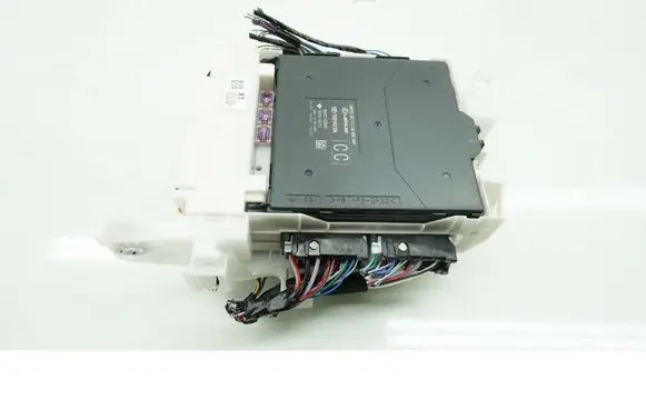 Lexus LBX Fuse box set 89221-52B50