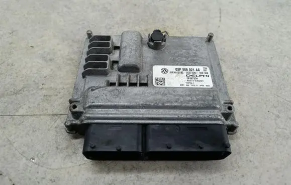 Seat Ibiza IV (6J,6P) Engine control unit/module ECU 03P906021AA
