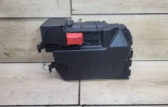 Mercedes-Benz B W246 W242 Fuse box cover A2465400182