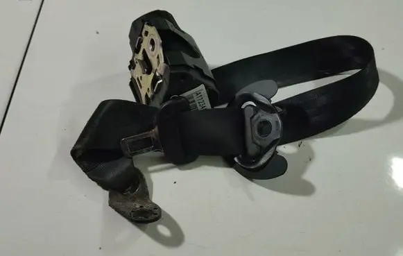 Volkswagen Cross Polo Rear seatbelt 6R0857805