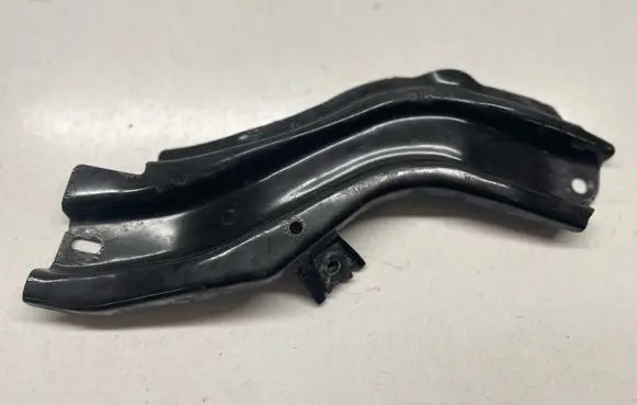 Radiator mount bracket