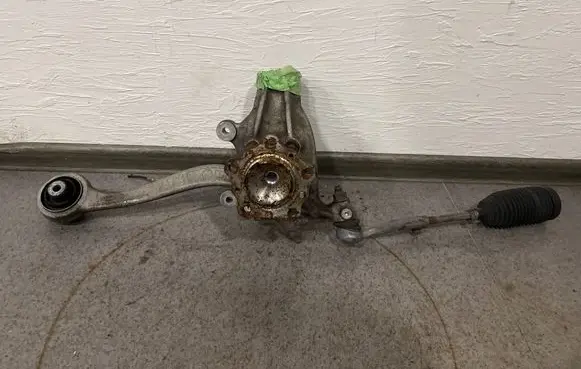 BMW M4 F82 F83 Front wheel hub spindle knuckle 