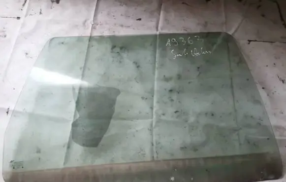 Seat Alhambra (Mk1) Rear door window glass as2