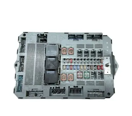 Jaguar XF X250 Fuse module 9X2314D628AC A12247794 7370011040