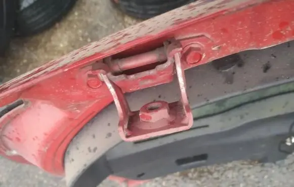 Alfa Romeo 147 Tailgate/trunk/boot hinge