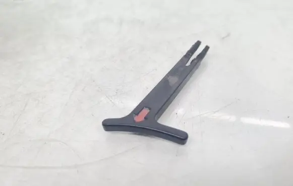 Volkswagen Golf IV Engine bonnet (hood) release handle 1J0823593C