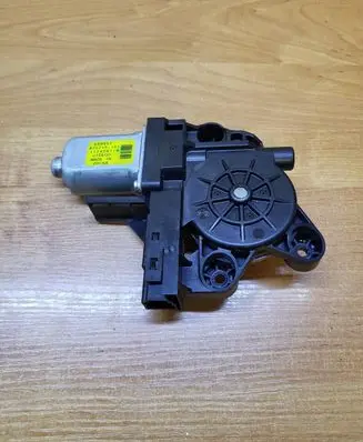 Volvo S80 Front door window regulator motor 1174081A 060807 970715101