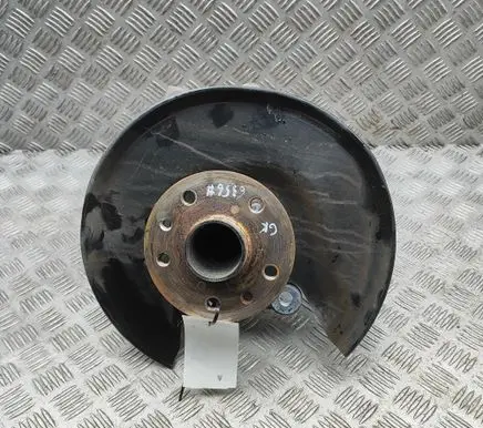 Toyota bZ4X Rear wheel hub 4245042070 4230542090