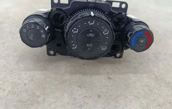 Ford Fiesta Climate control/heater control trim 8A6119980AE