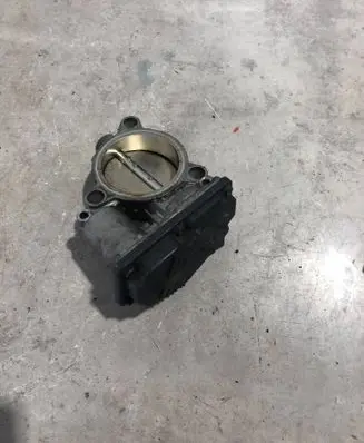 BMW 7 G11 G12 Throttle valve 7619008