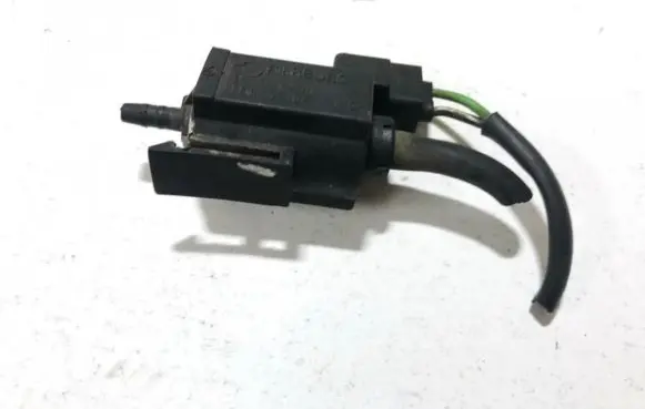 Nissan Terrano Turbo solenoid valve aesu127 94t192