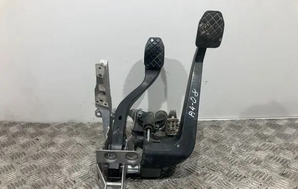 Audi A4 S4 B8 8K Pedal assembly KFS12 8E1721117A