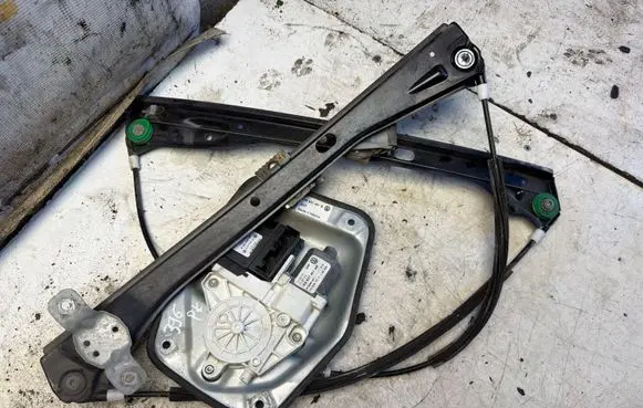 Volkswagen Golf V Front door window regulator with motor 1K0959701P