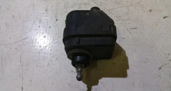 Renault 19 Headlight level adjustment motor 7701035207