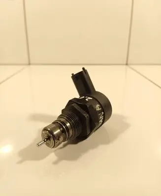 Renault Laguna III Fuel pressure regulator 8200426552 0281002753