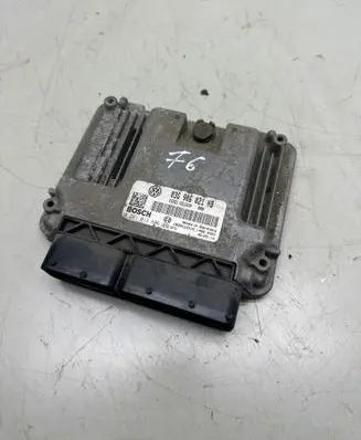 Volkswagen Golf V Engine control unit/module 03G906021HB 1039S15613 31013606