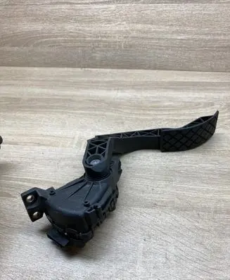 Audi A4 S4 B5 8D Accelerator throttle pedal 8D1721523