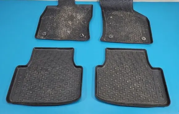 Skoda Octavia Mk3 (5E) Front floor mat 5E1061550 IMPRK1580472