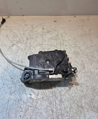 BMW 3 E90 E91 Rear door lock 7060296